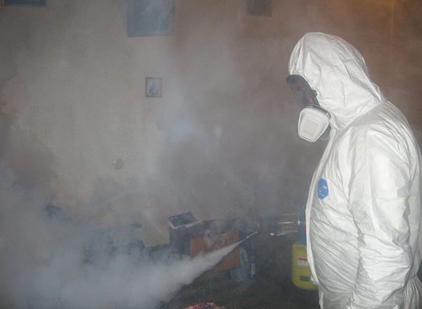 Ett exempel på behandlingen av lägenheten är den så kallade heta dimma.