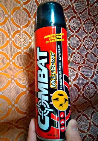 Aerosol means Combat Multispray - suitable not only for the destruction of cockroaches, but also for the fight against flying insects.