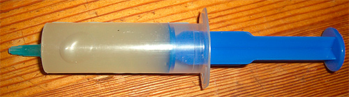 Insekticidní gelová injekční stříkačka