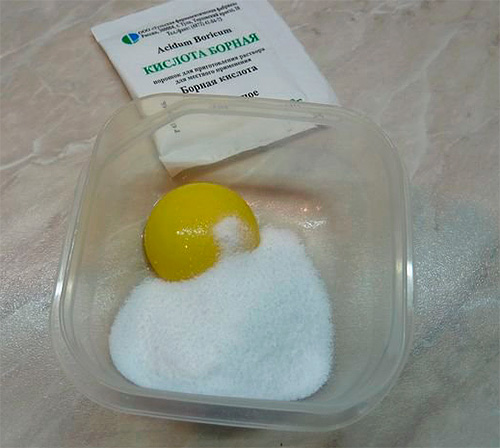 Egg yolk mixed with boric acid powder