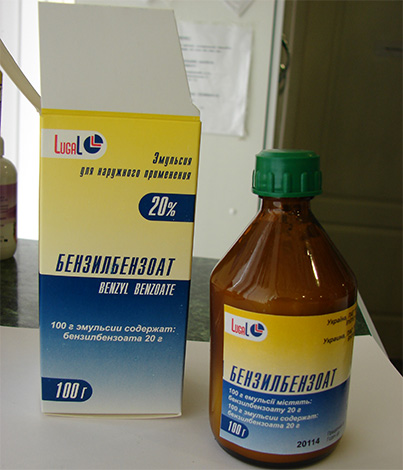 Benzyl benzoate is used against both lice and scabies mites.