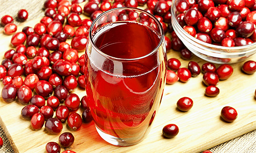 Acid cranberry juice can weaken the attachment of nits to the hair