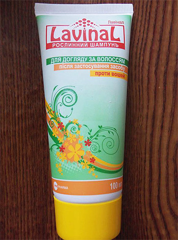 Natural shampoo against lice in children Lavinal