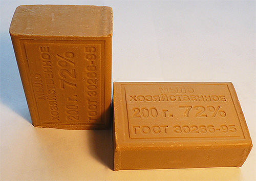Dustov soap is, in fact, nothing more than the usual household soap, where DDT is added.