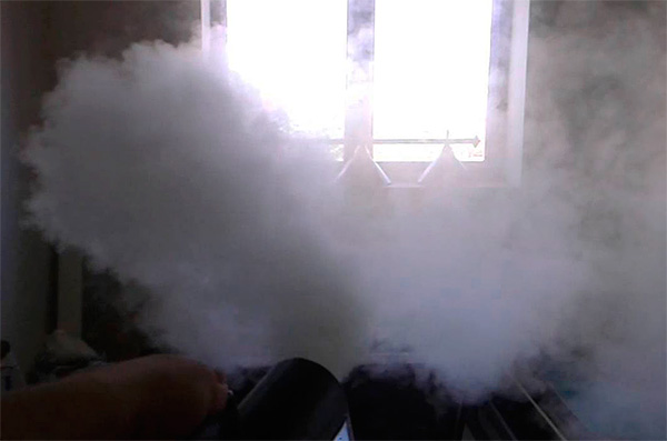 One smoke bomb Samuro is enough to destroy the bugs in a room of up to 300 square meters. m